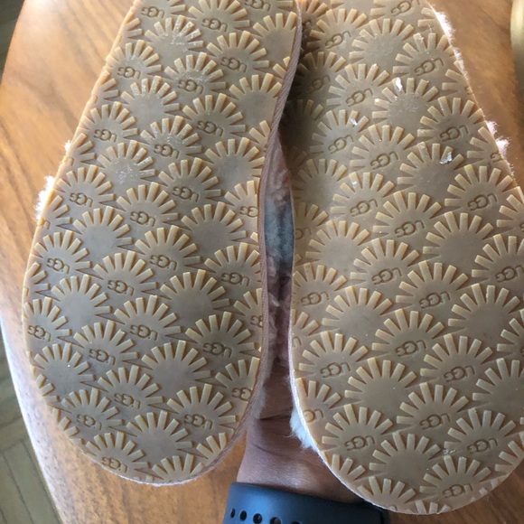 Ugg slide size 5 - Picture 3 of 3